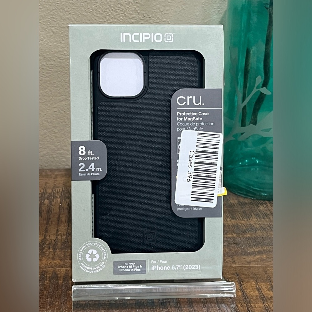 Incipio Cru MagSafe Protective Case in Black, new in box
